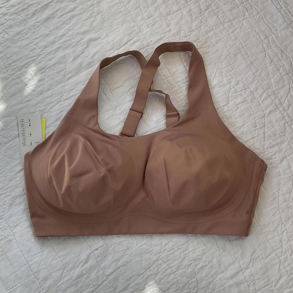 NWT All in Motion Seamless Nude Sports Bra with Adjustable Straps Size 42D